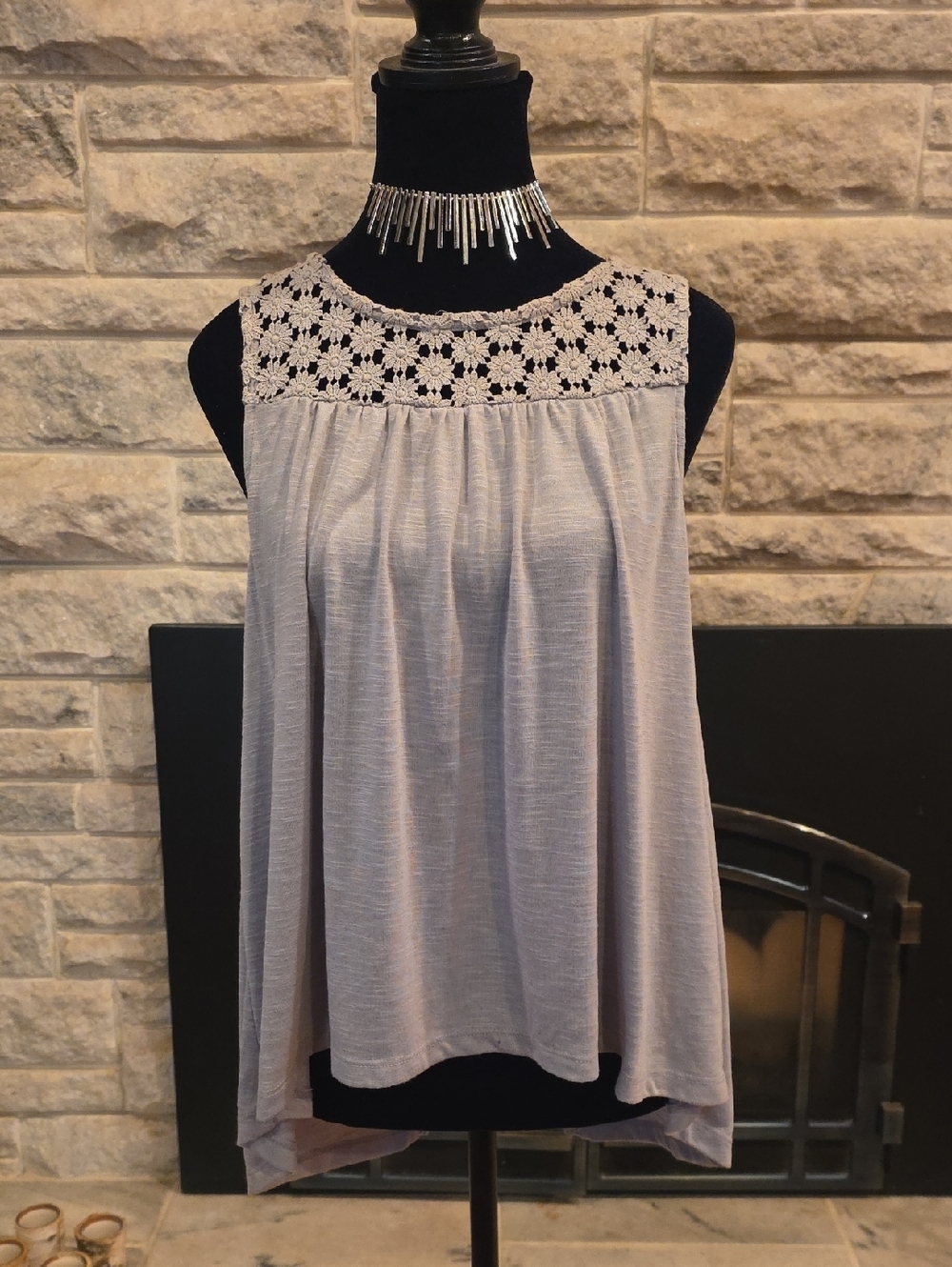 Buckle Lace Yoke Sleeveless Open Back Top - Light Gray. Size Medium